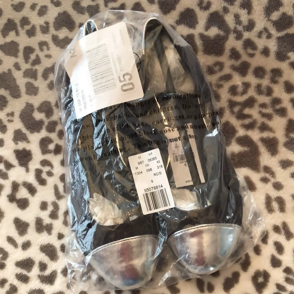 Express Black Faux Suede Silver Metallic Round Toe Ballet Flats Size 9